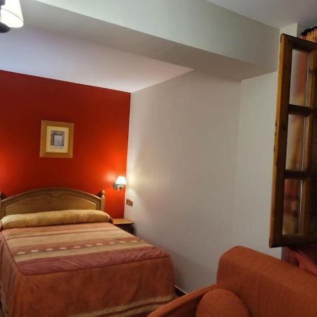 Apartamentos Casa Espanol Broto Ngoại thất bức ảnh