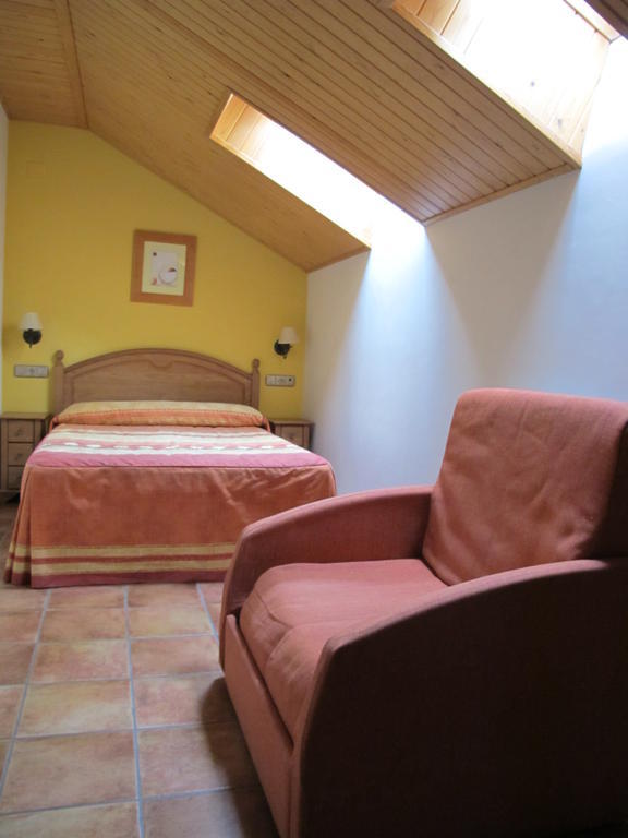 Apartamentos Casa Espanol Broto Phòng bức ảnh