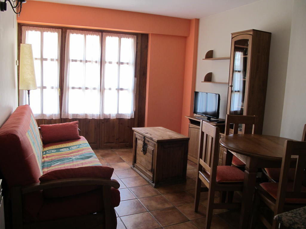 Apartamentos Casa Espanol Broto Ngoại thất bức ảnh
